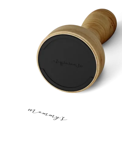 Ξύλινη σφραγίδα με εταιρικό λογότυπο για εκτύπωση σε χάρτινες και υφασμάτινες τσάντες